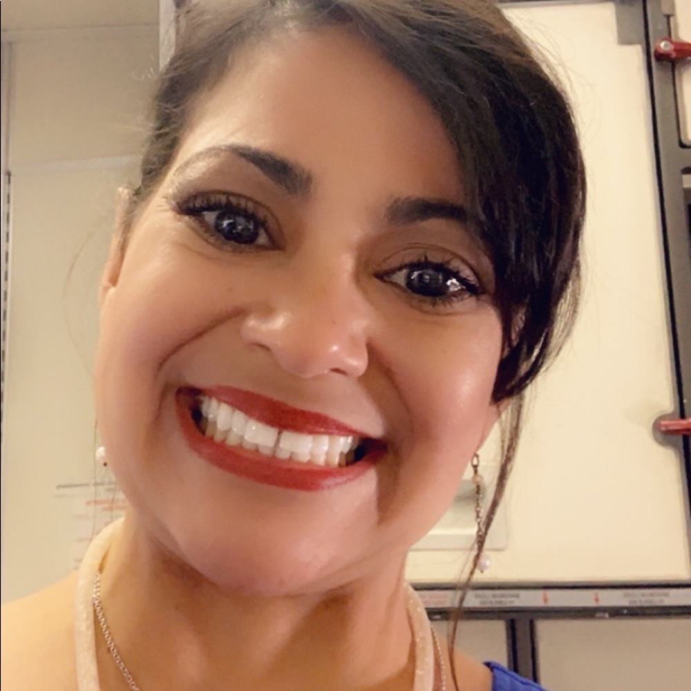 Meet your Posher, Elena